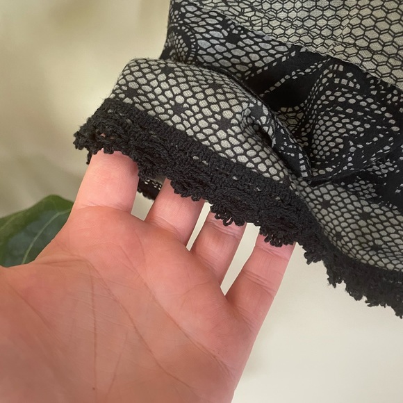 Unique printed dress - Picture 4 of 9